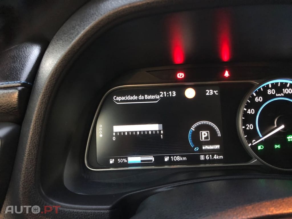 Nissan Leaf Tekna Two Tone