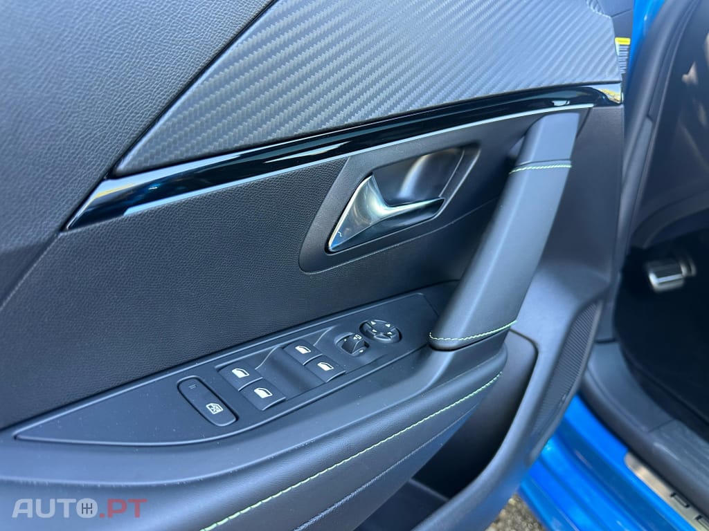 Peugeot E-208 51 kWh GT