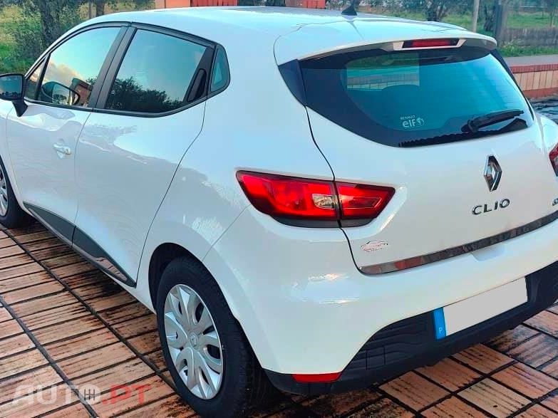 Renault Clio 1.5 dCi Zen / 89€ mês