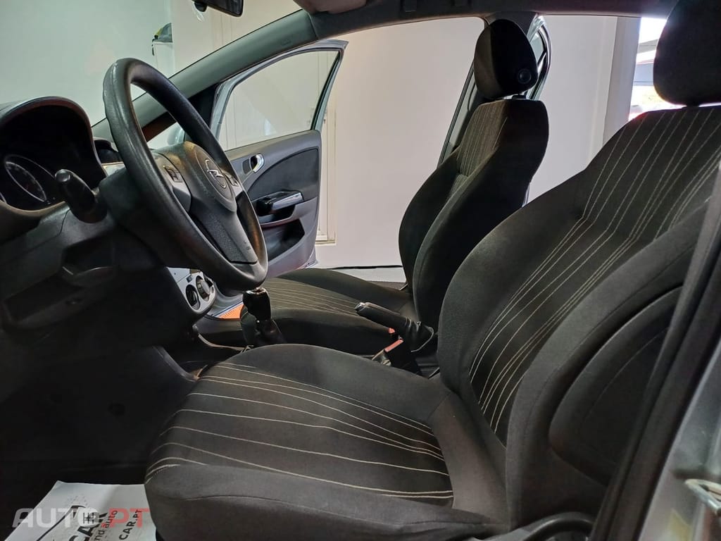Opel Corsa 1.2 Enjoy