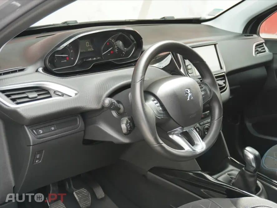 Peugeot 2008 1.5 BlueHDi Allure