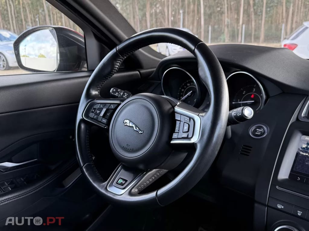 Jaguar E-Pace D150 AWD R-Dynamic
