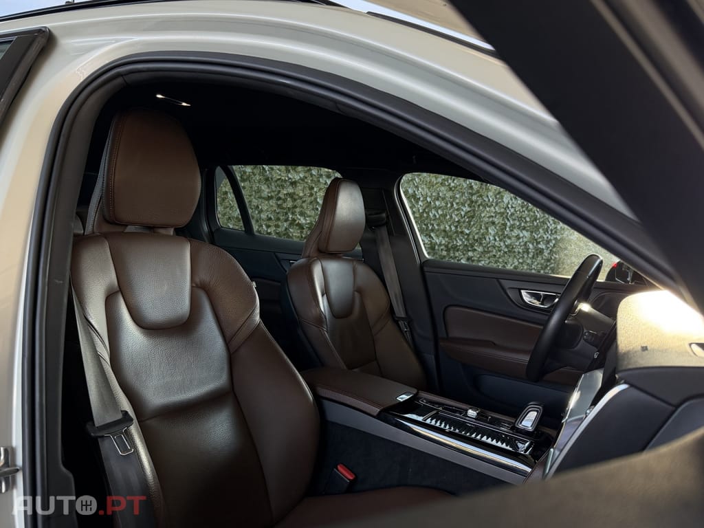 Volvo V60 2.0 T6 AWD TE R-Design