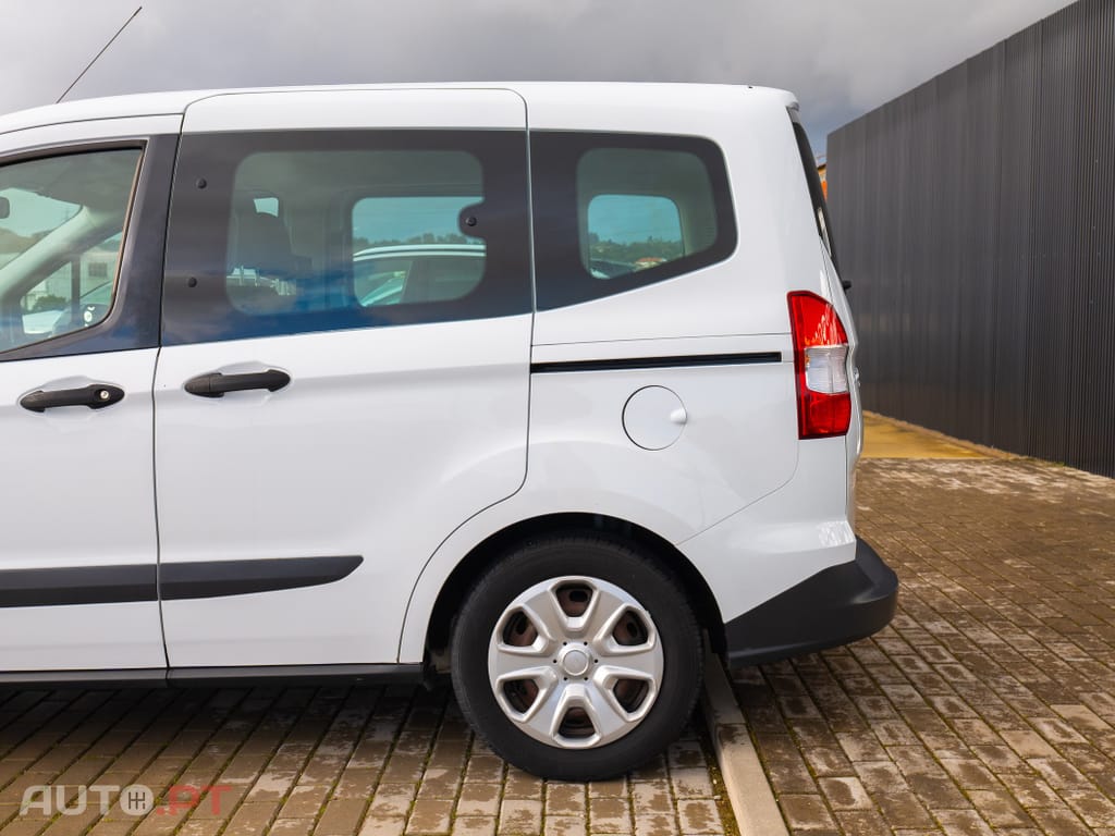 Ford Tourneo 1.5 TDCi Ambiente