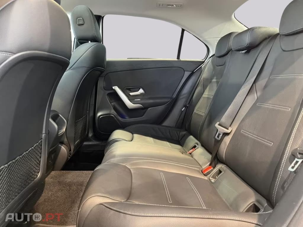Mercedes-Benz A 250 I.V.A DEDUTIVEL e AMG