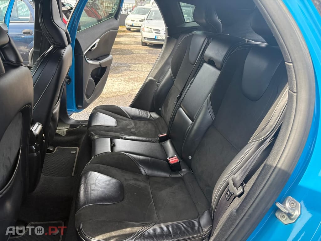 Volvo V40 1.6 D2 R-Design