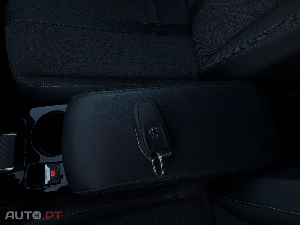 Peugeot E-2008 Allure