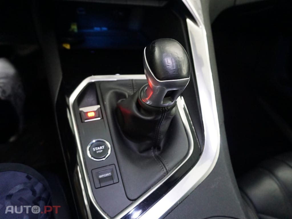 Peugeot 5008 1.2 PureTech Allure J18