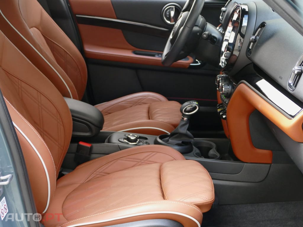 MINI Countryman Cooper SE ALL4 Classic Auto