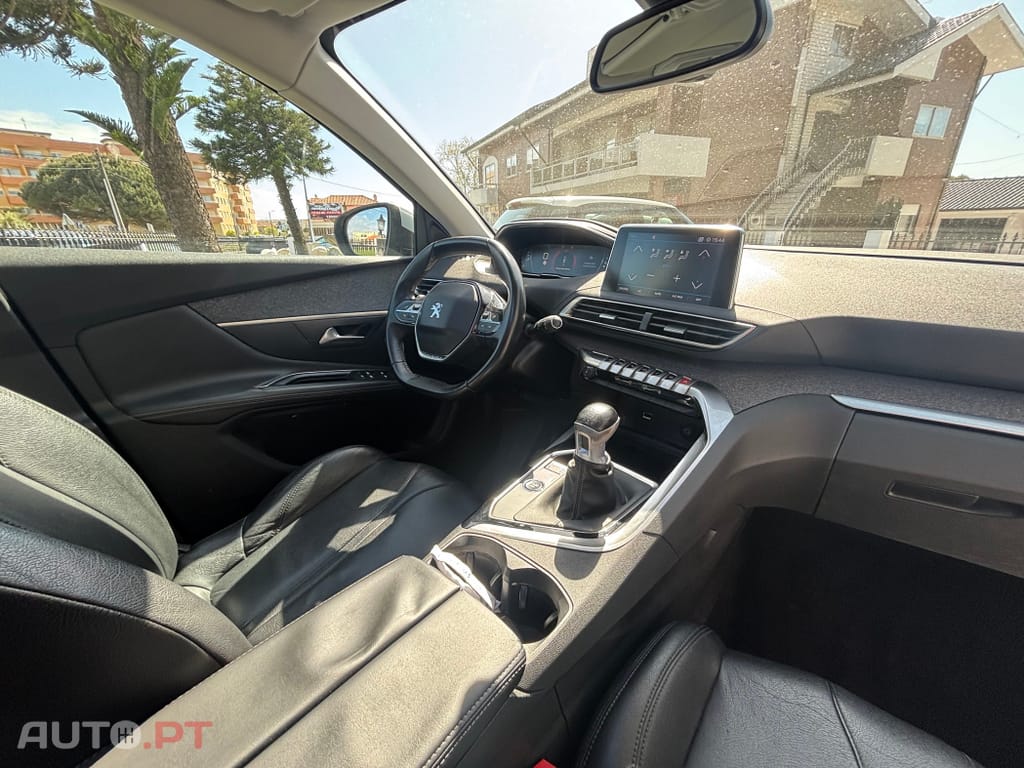 Peugeot 3008 1.5 BlueHDi Crossway