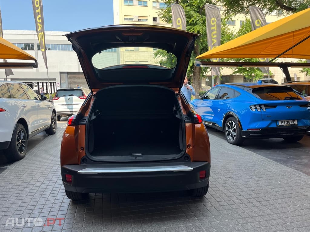 Peugeot 2008 1.2 Active Business