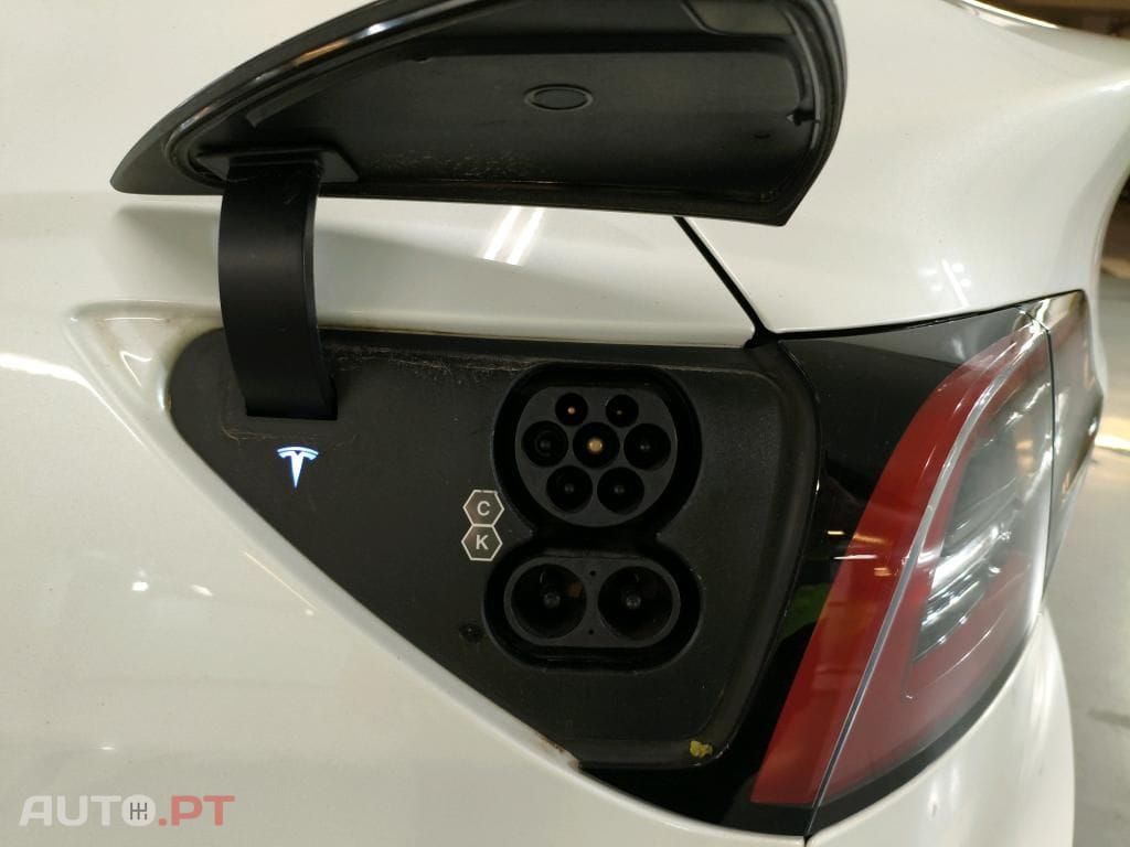 Tesla Model Y Long Range Tração Integral