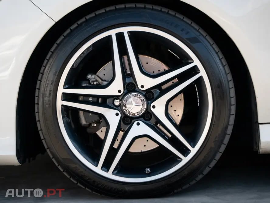 Mercedes-Benz CLA 220 d Shooting Brake AMG Line Aut.