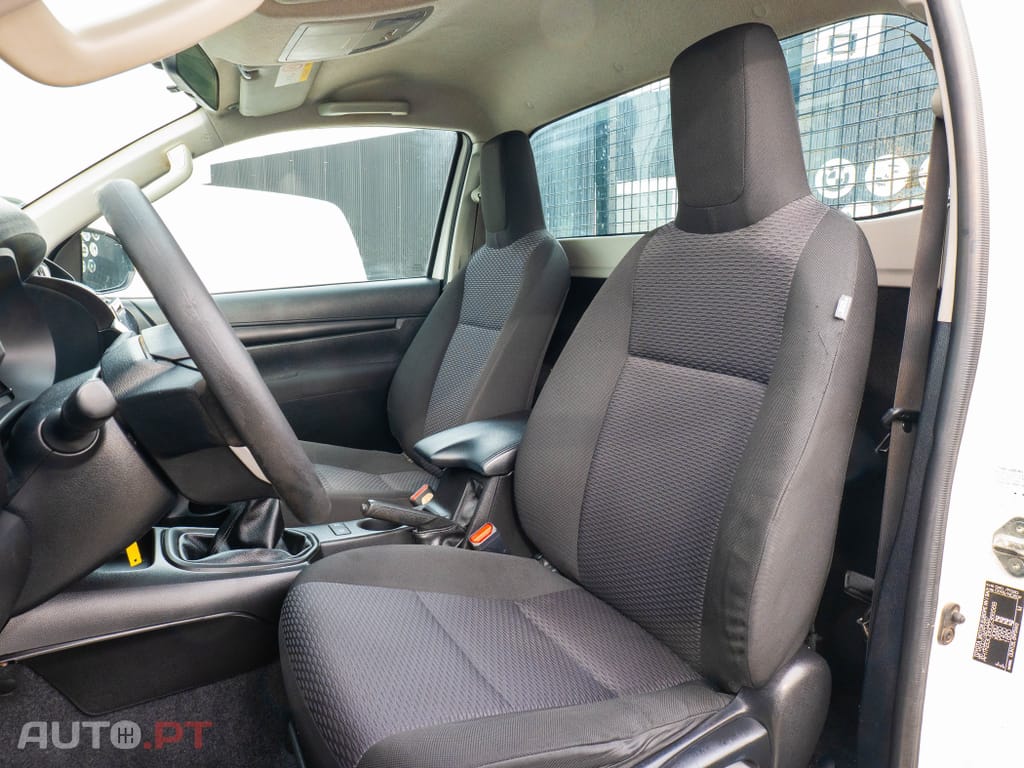 Toyota Hilux 2.4 D-4D 4WD CS CM