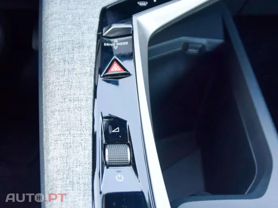 Peugeot 3008 1.2 Hybrid Allure e-DCS6