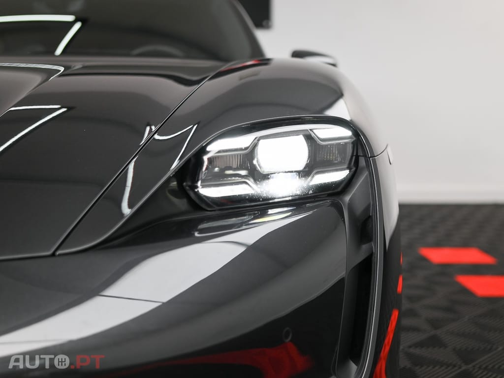 Porsche Taycan 4S
