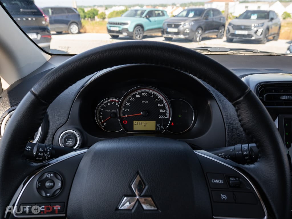Mitsubishi Space Star 1.2 Intense Connect Edition