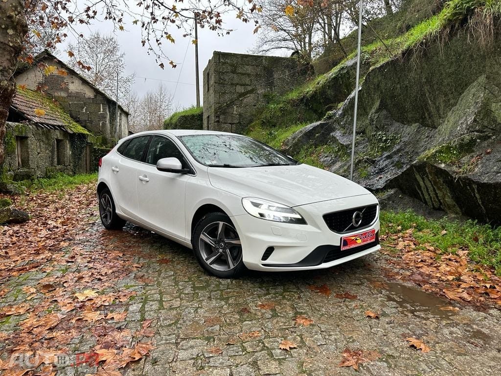 Volvo V40 2.0 D3 R-Design