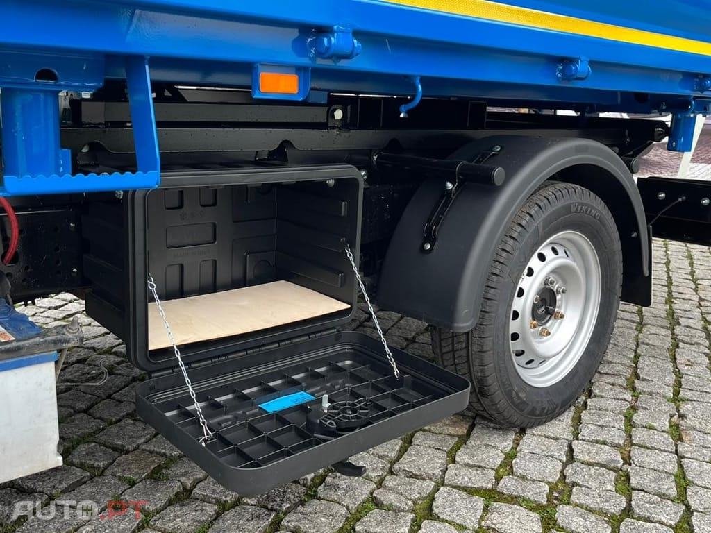 Toyota Dyna 3.0  - 144 CV  BASCULA TRIBASCULANTE