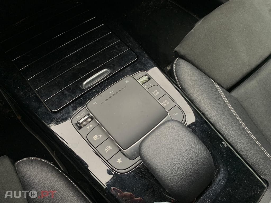 Mercedes-Benz A 250 e AMG Line