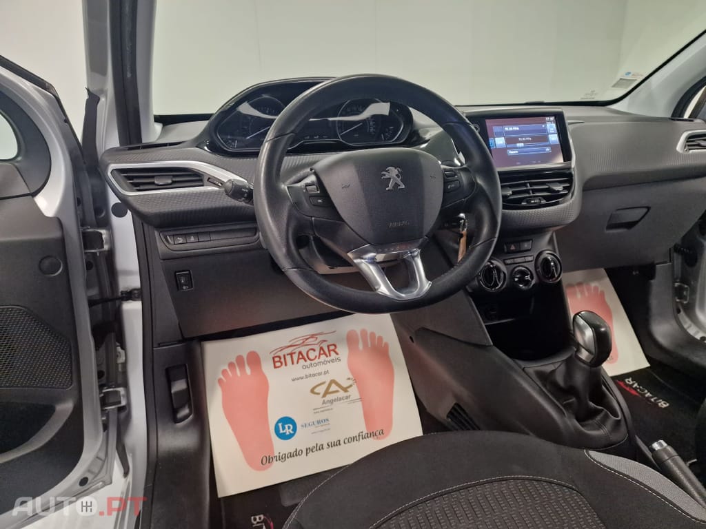 Peugeot 208 1.2 STYLE