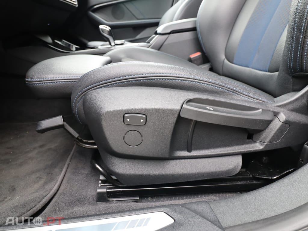 BMW 116 d Pack Desportivo M Auto