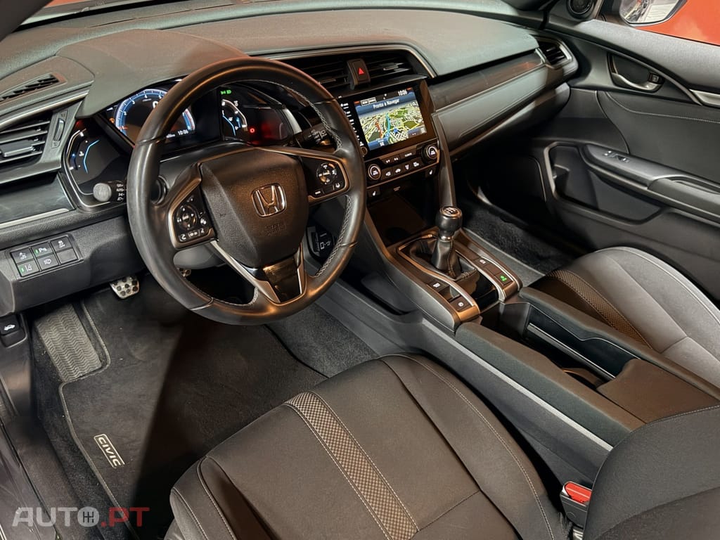Honda Civic 1.0 i-VTEC Elegance Navi