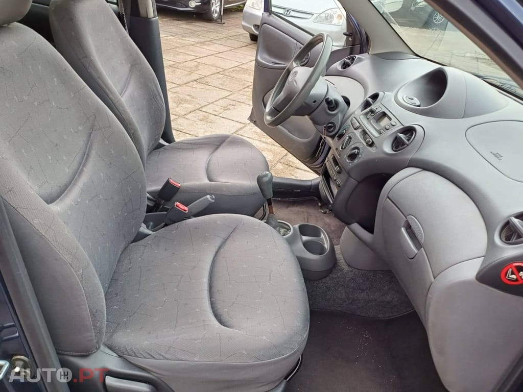 Toyota Yaris 1.0 Base