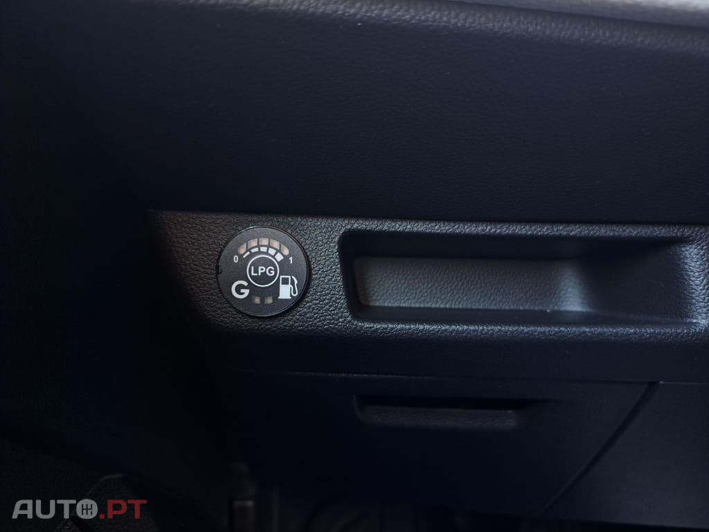Renault Clio 1.0 TCe Intens Bi-Fuel