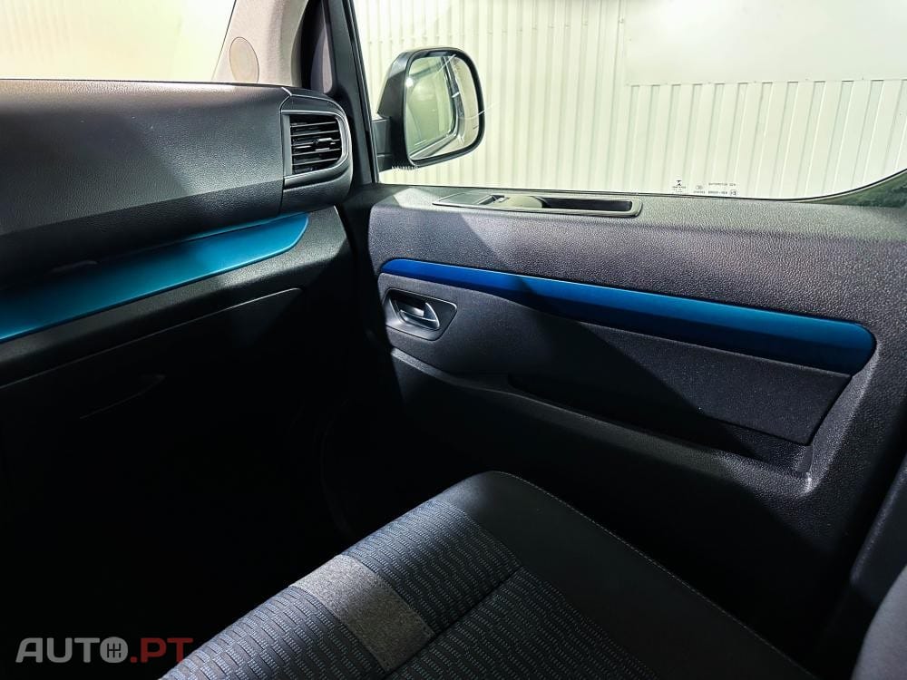 Peugeot E-Traveller 50kHw Expert