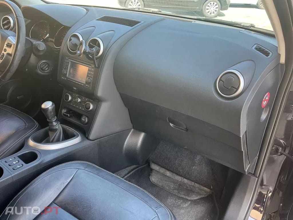 Nissan Qashqai 1.6 dCi Tekna Pele