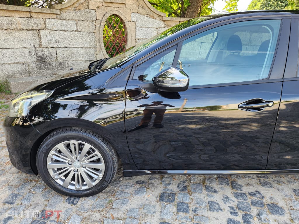 Peugeot 208 1.5 BlueHDi Signature