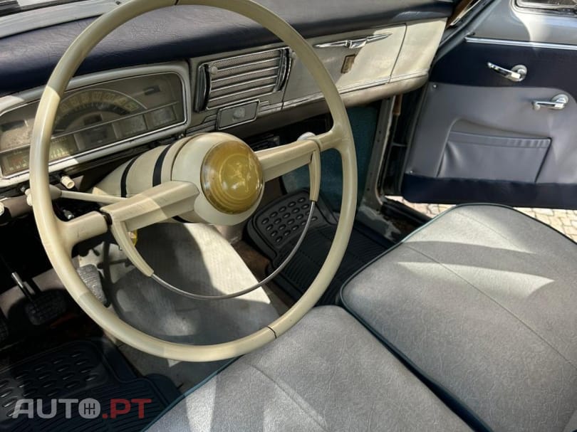 Peugeot 403 La Berline Grand Lux Toit Fixe