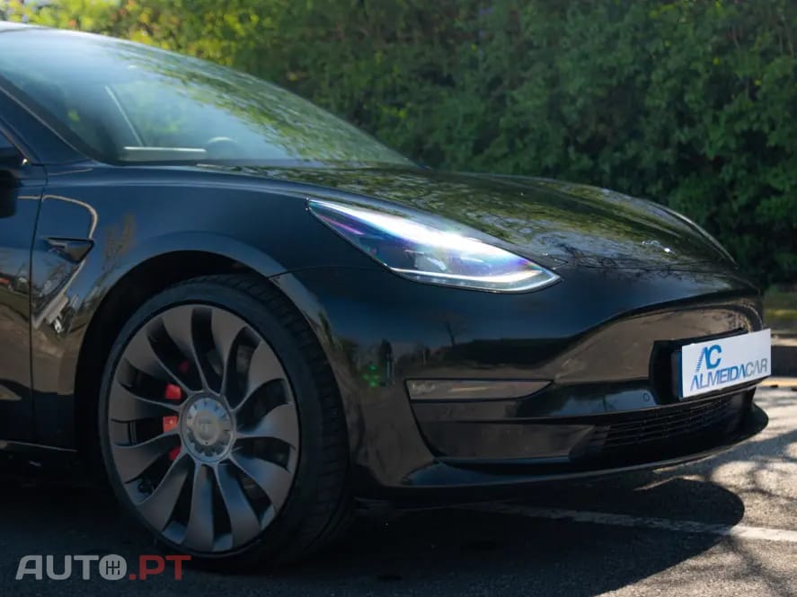 Tesla Model 3 Long Range AWD Dual Motor Performance