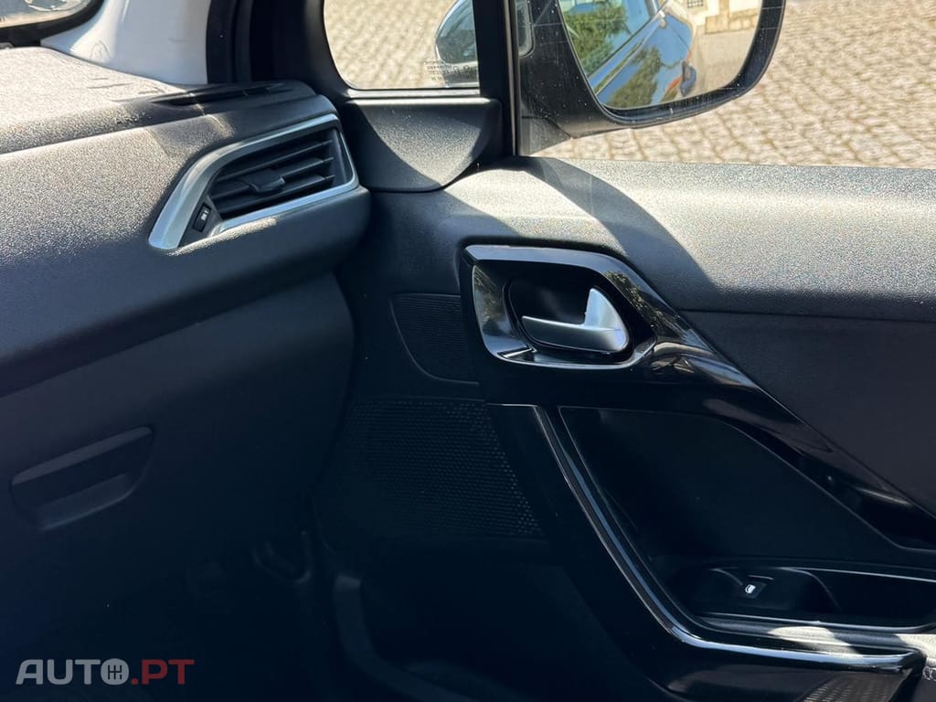 Peugeot 208 1.6 e-HDi Allure