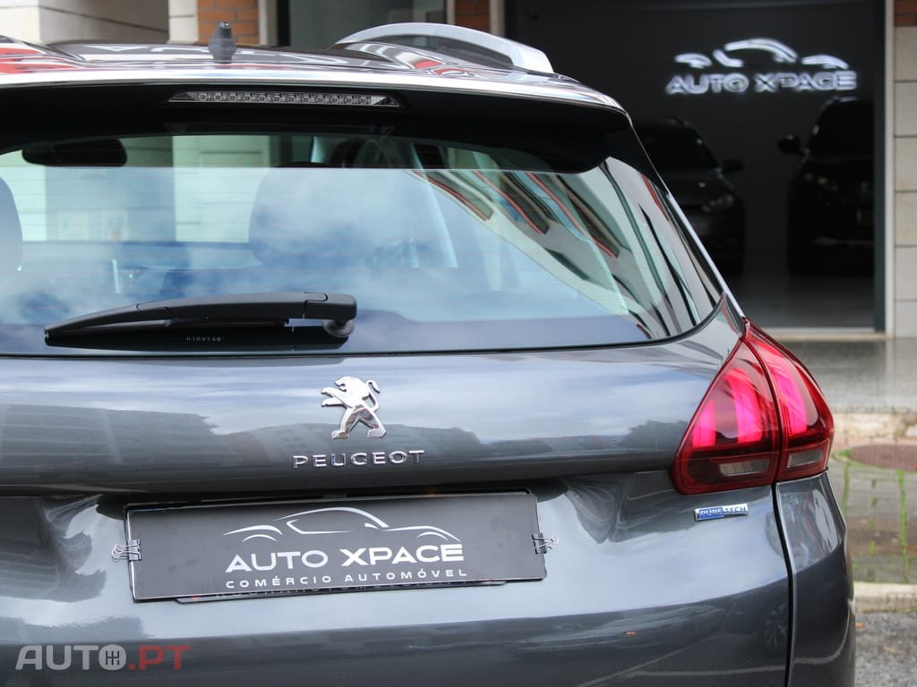 Peugeot 2008 1.2 PureTech Allure