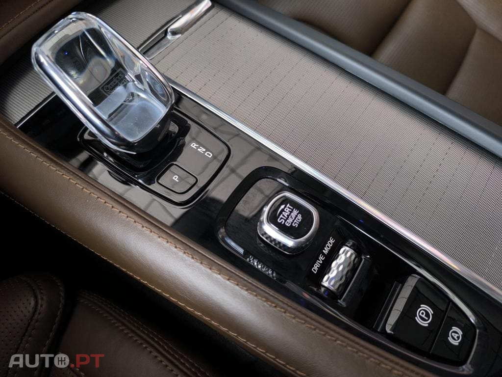 Volvo XC90 2.0 T8 PHEV Inscription Expression AWD