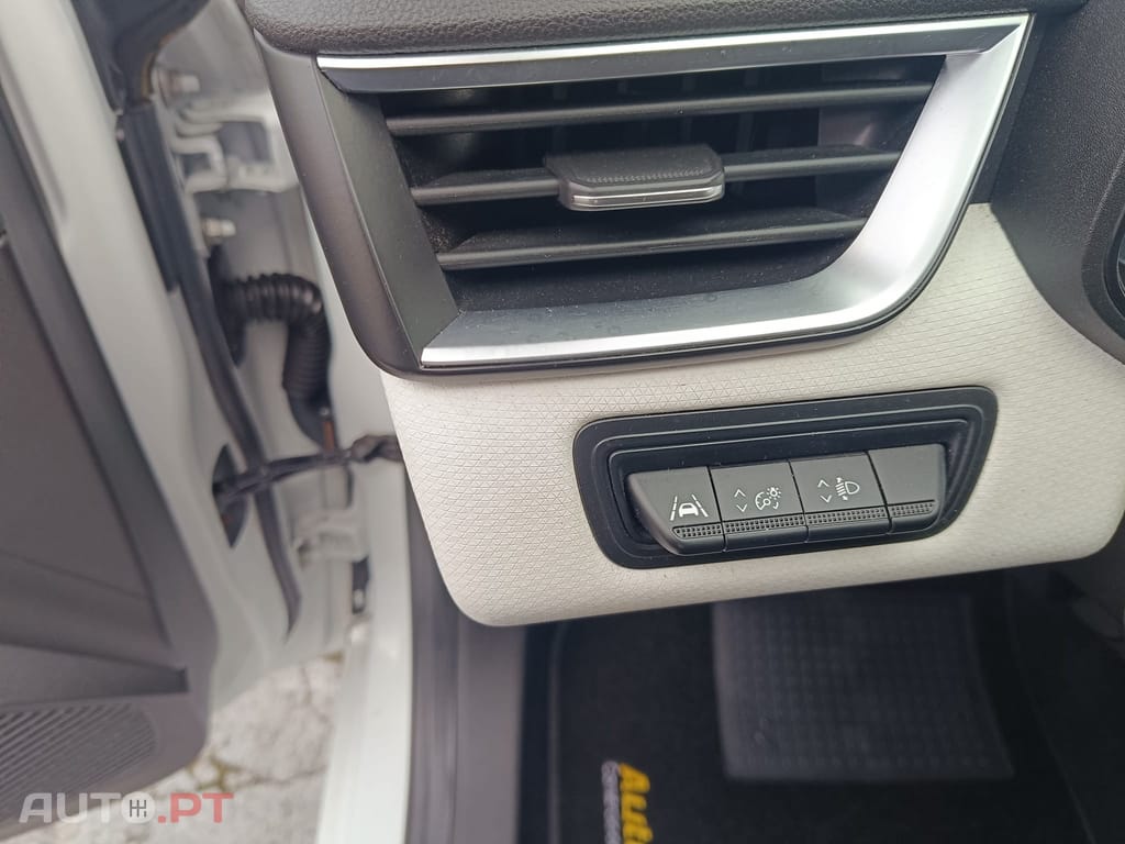 Renault Clio 1.0 TCe Limited Bi-Fuel