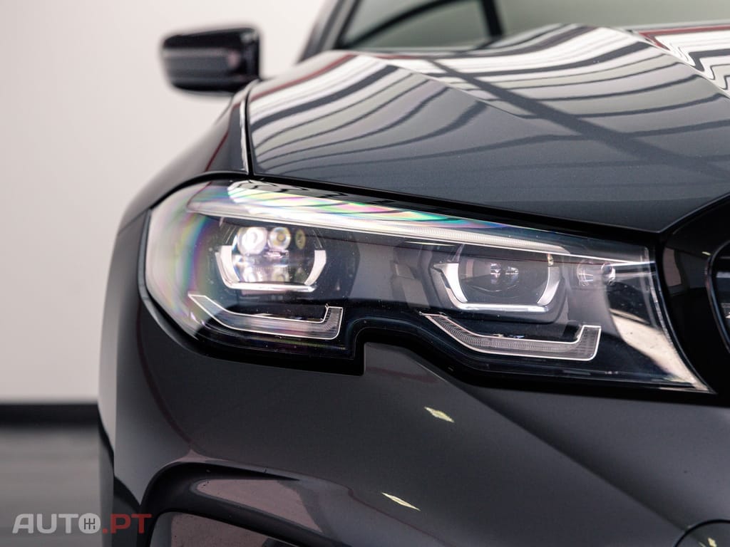 BMW 330 e Touring Pack M Auto