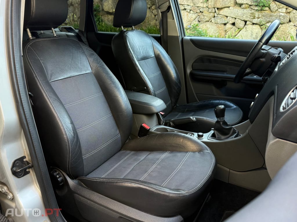 Ford Focus SW 1.6 TDCi Titanium 17