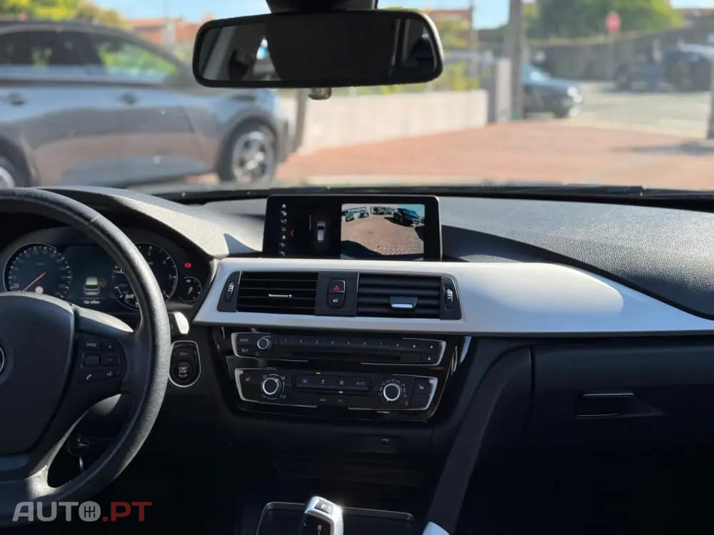 BMW 320 d xDrive Auto