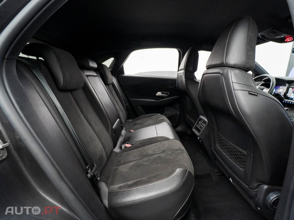 DS DS7 Crossback E-Tense Performance Line EAT8