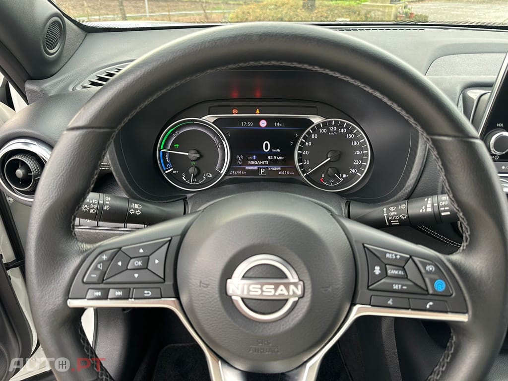 Nissan Juke 1.6 Hybrid Tekna TwoTone T