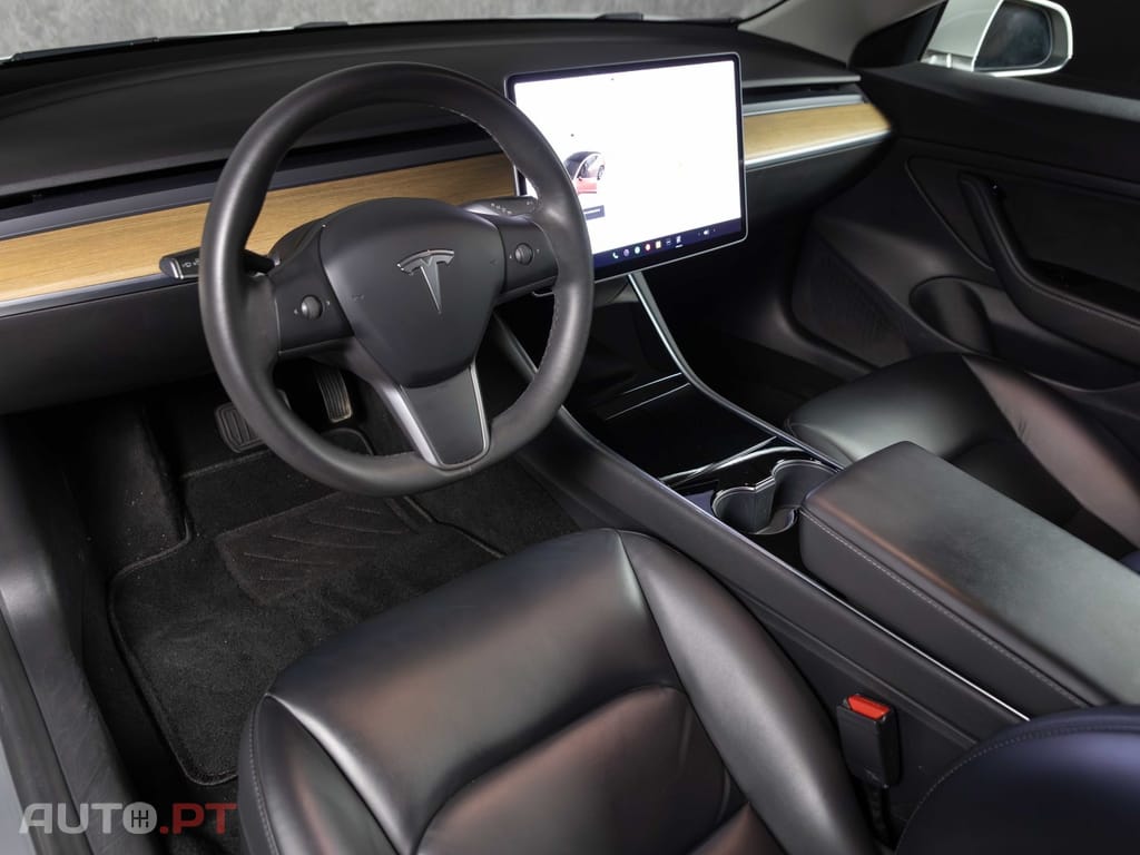 Tesla Model 3 Standard Range Plus RWD