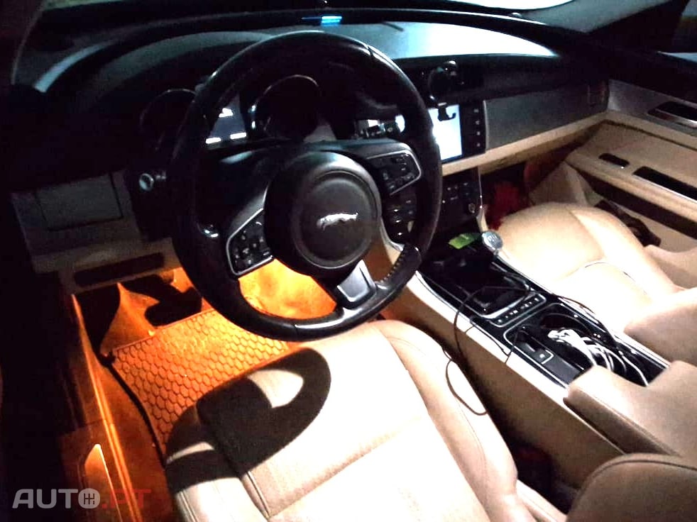 Jaguar XF 2.0 D Prestige
