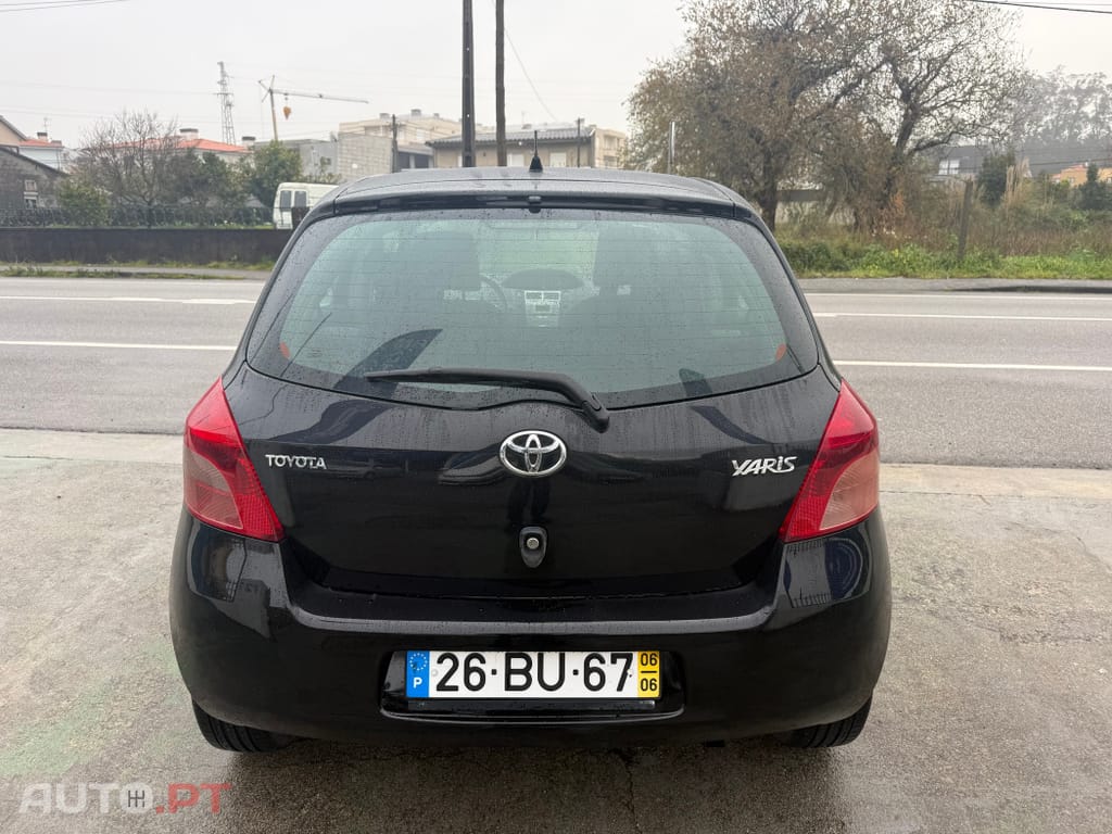 Toyota Yaris 1.0 Sol AC