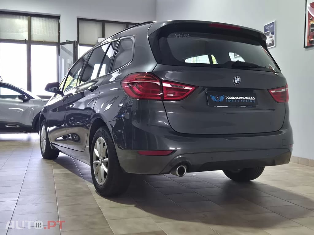 BMW 216 d Advantage Auto — fotografia 3