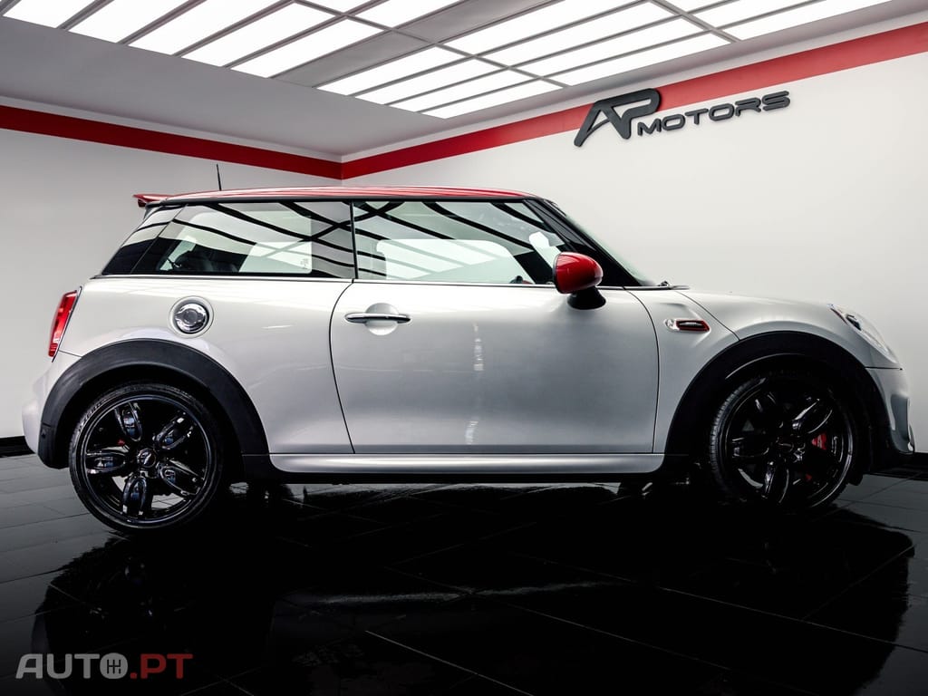 MINI Cooper John Cooper Works