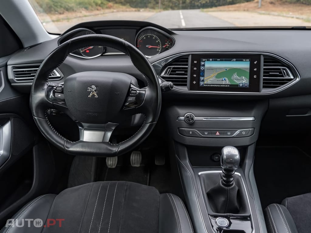 Peugeot 308 1.2 PureTech Allure J17