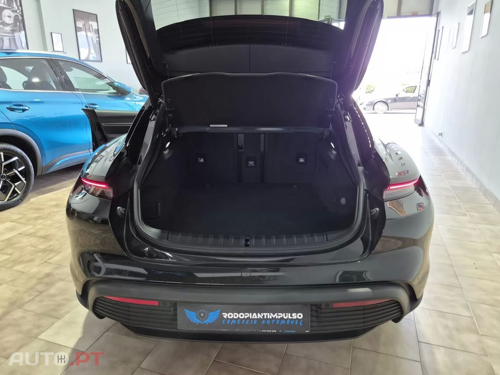 Porsche Taycan Black Edition
